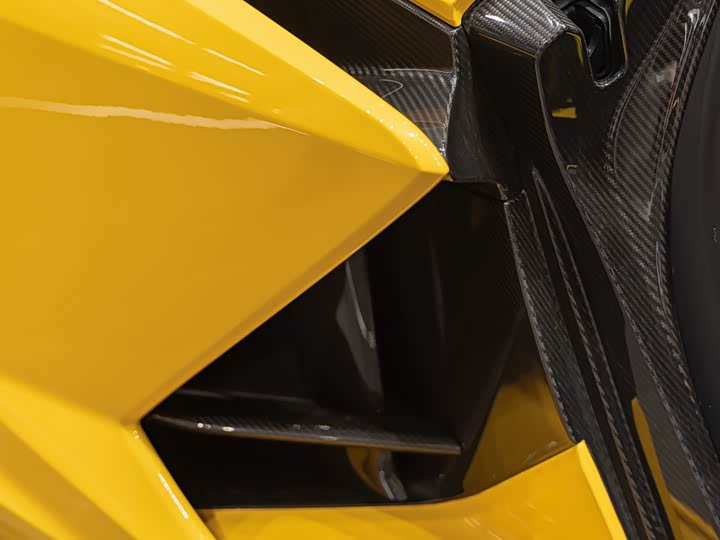 Фото 28 - Lamborghini Revuelto