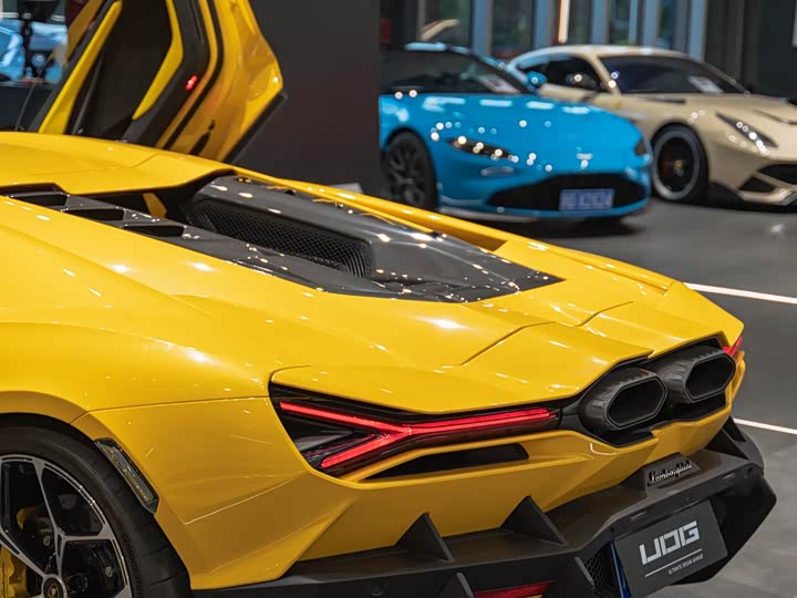 Фото 6 - Lamborghini Revuelto