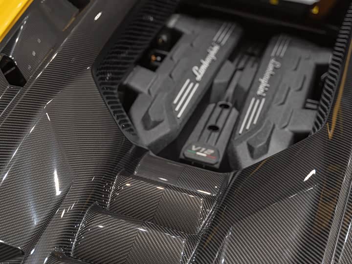 Фото 7 - Lamborghini Revuelto