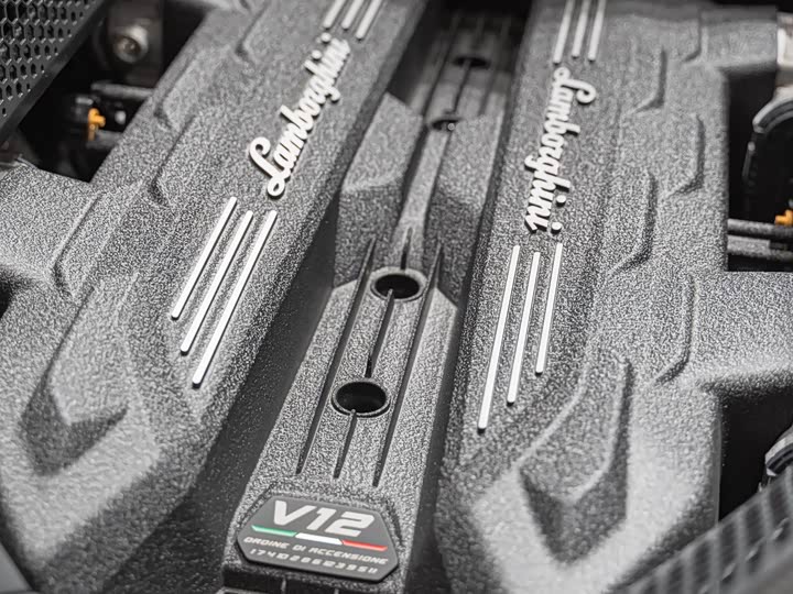 Фото 8 - Lamborghini Revuelto