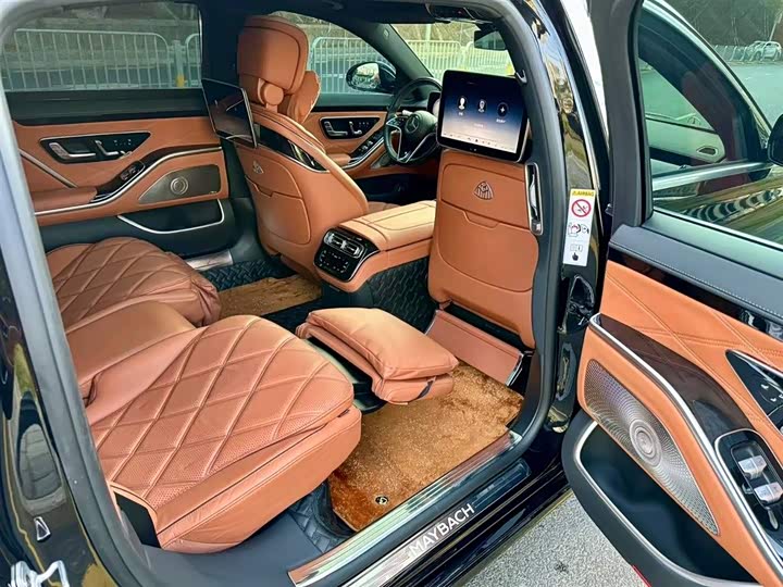 Фото 13 - Mercedes-Benz Maybach S-Class