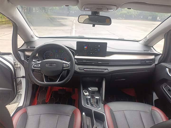 Фото 10 - Geely Vision X3