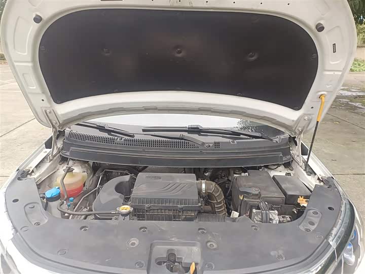 Фото 20 - Geely Vision X3