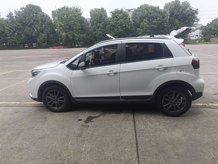 Фото 5 - Geely Vision X3