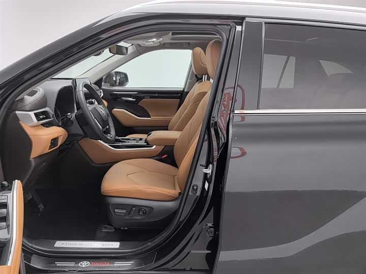 Фото 10 - Toyota Highlander