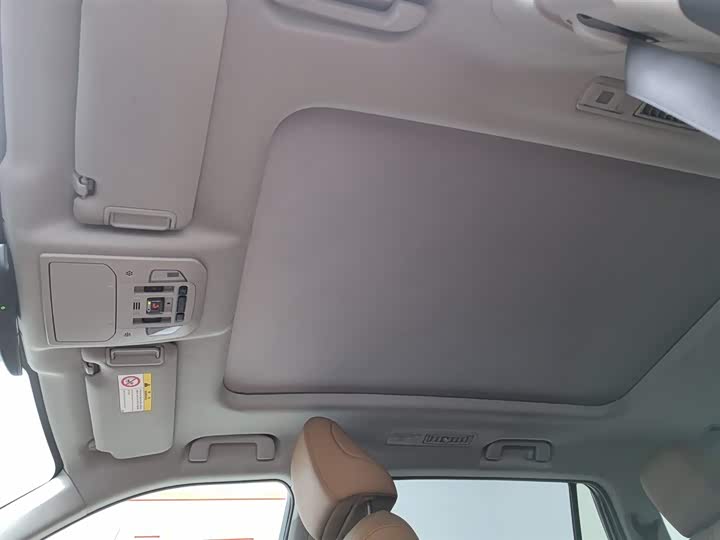 Фото 14 - Toyota Highlander