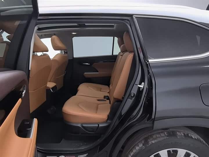 Фото 15 - Toyota Highlander