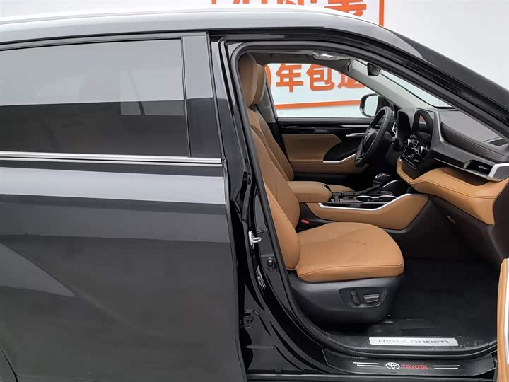 Фото 23 - Toyota Highlander