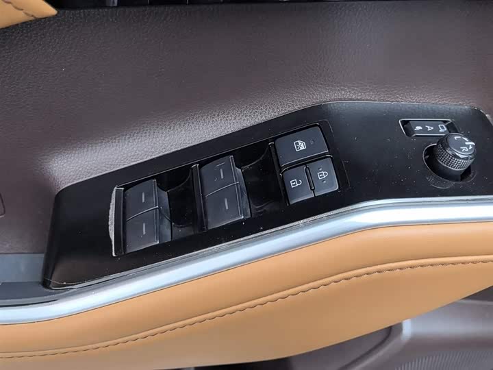 Фото 9 - Toyota Highlander