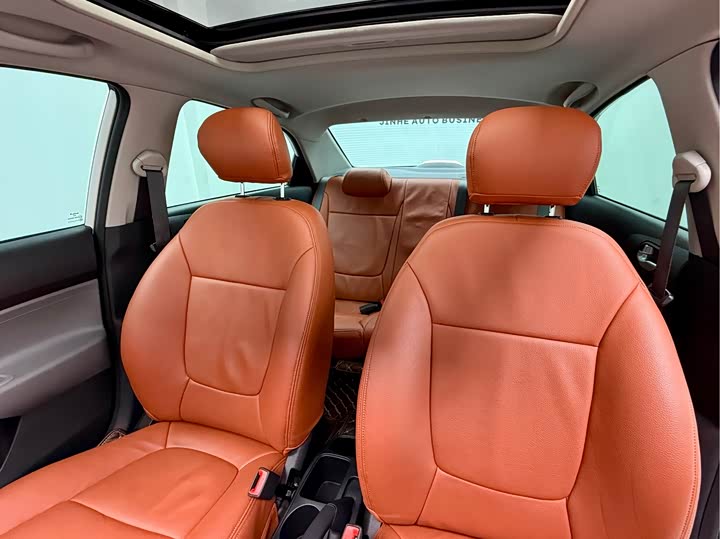 Фото 12 - Kia Pegas