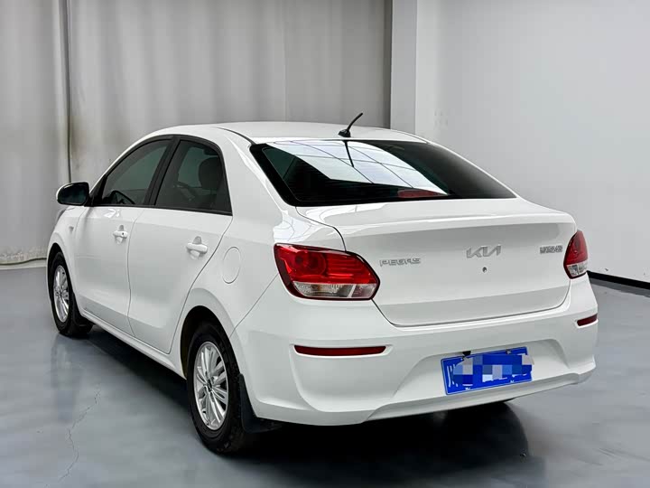 Фото 13 - Kia Pegas