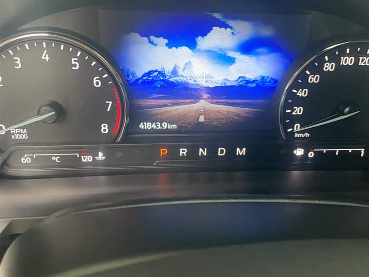 Фото 11 - Ford Explorer