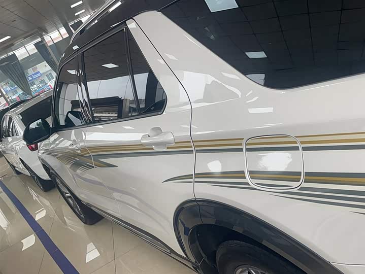 Фото 7 - Ford Explorer