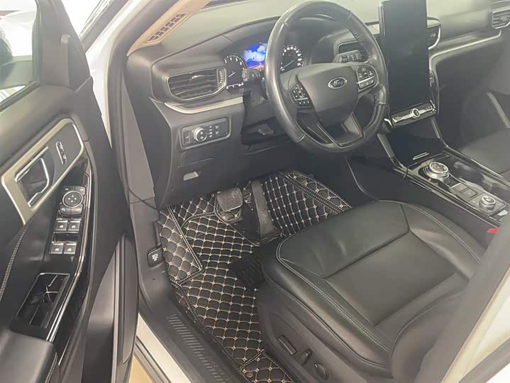 Фото 9 - Ford Explorer