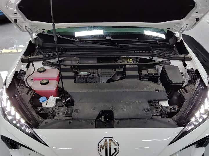 Фото 20 - MG Motor 4 EV