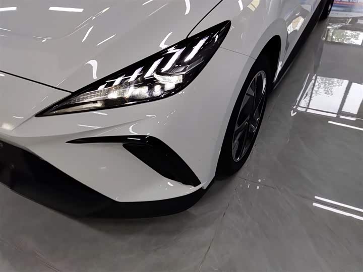 Фото 24 - MG Motor 4 EV