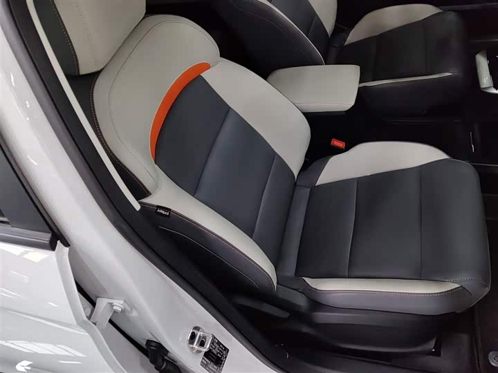 Фото 25 - MG Motor 4 EV