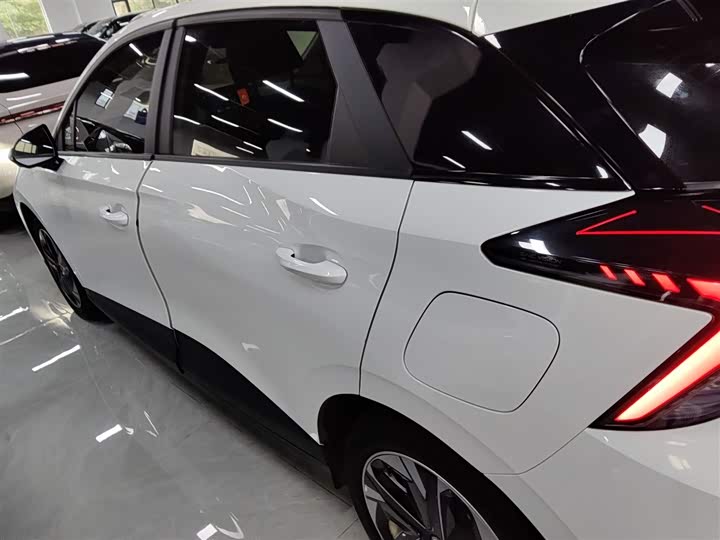 Фото 5 - MG Motor 4 EV