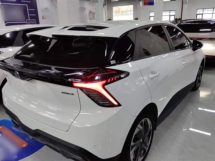 Фото 7 - MG Motor 4 EV