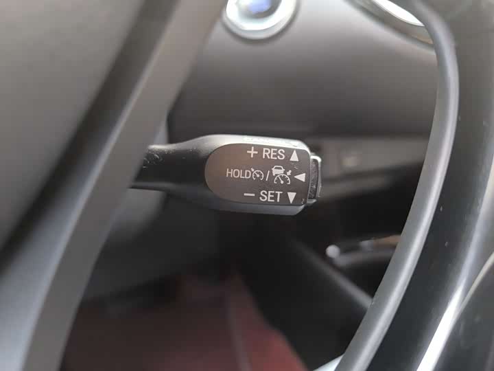 Фото 18 - Toyota C-HR