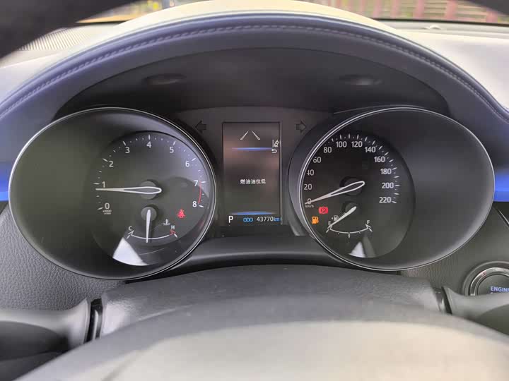 Фото 20 - Toyota C-HR