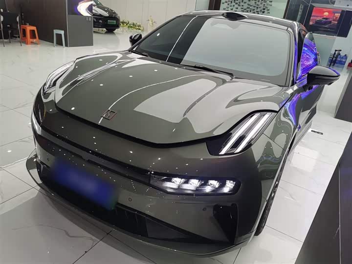 Фото 1 - Zeekr 001