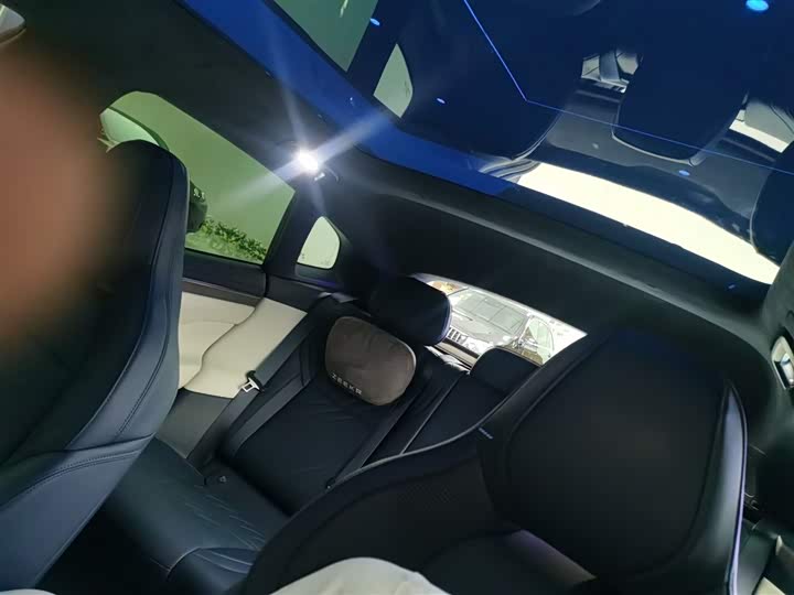 Фото 18 - Zeekr 001