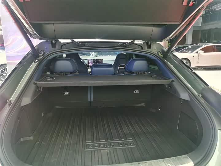 Фото 19 - Zeekr 001