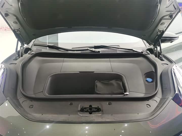 Фото 20 - Zeekr 001