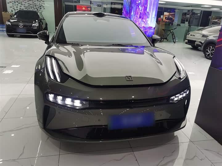 Фото 3 - Zeekr 001