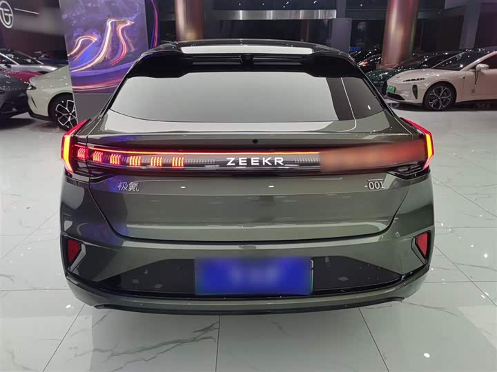 Фото 6 - Zeekr 001