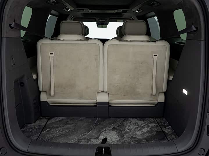 Фото 13 - Zeekr 009