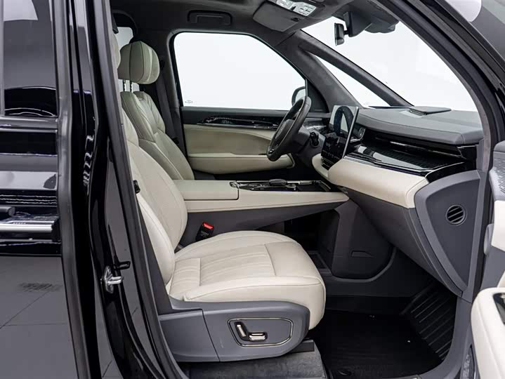 Фото 23 - Zeekr 009