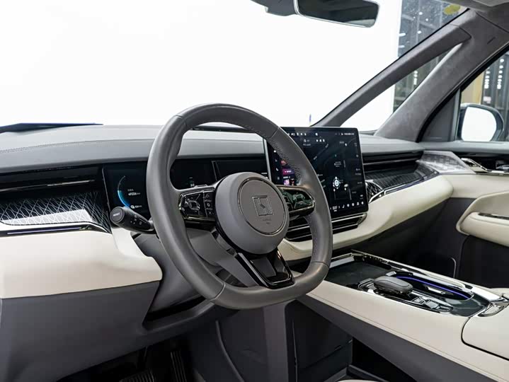 Фото 25 - Zeekr 009