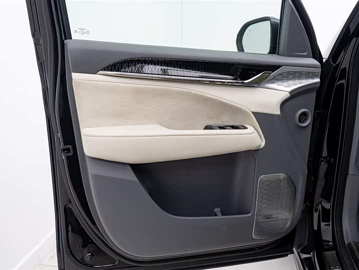 Фото 26 - Zeekr 009