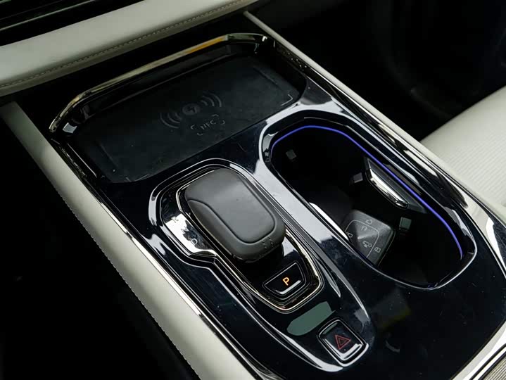 Фото 31 - Zeekr 009