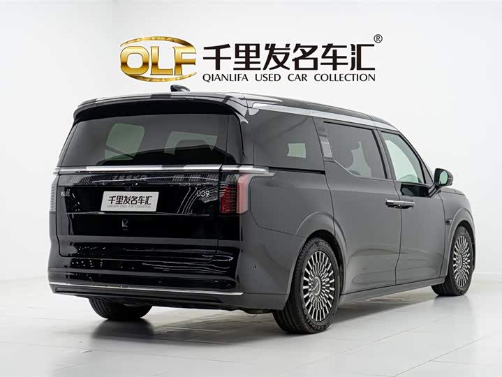 Фото 6 - Zeekr 009