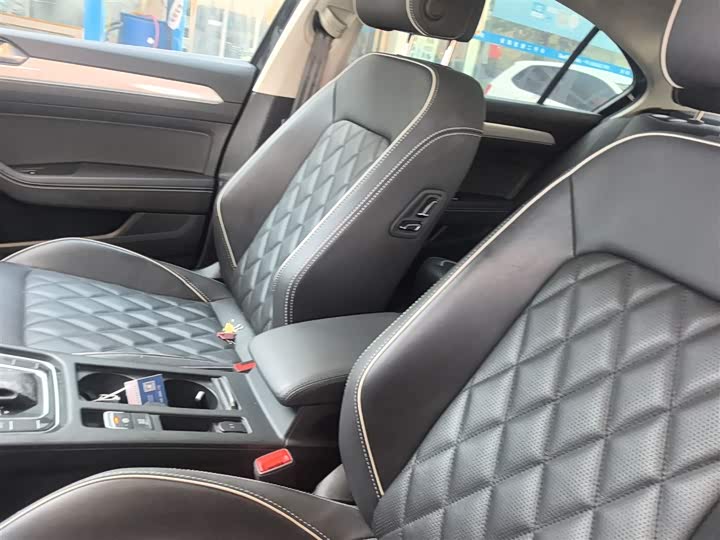 Фото 15 - Volkswagen Magotan GTE Hybrid