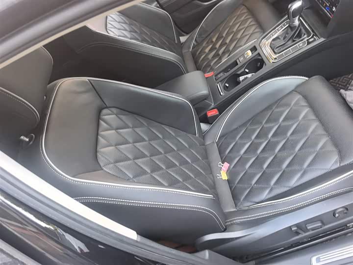 Фото 25 - Volkswagen Magotan GTE Hybrid