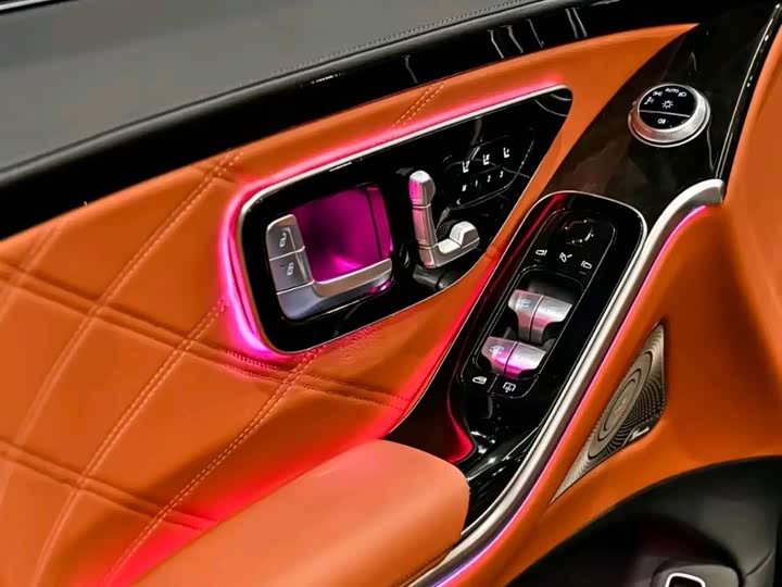 Фото 4 - Mercedes-Benz Maybach S-Class