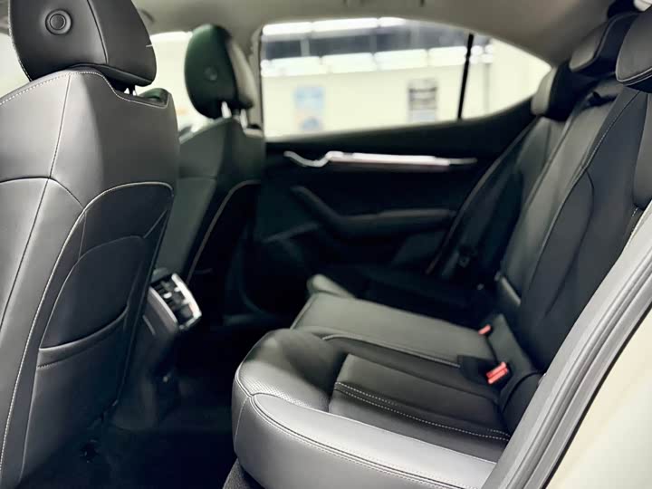 Фото 13 - Skoda Octavia Pro