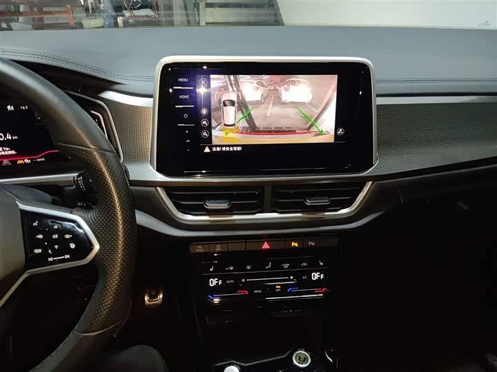 Фото 13 - Volkswagen T-Roc