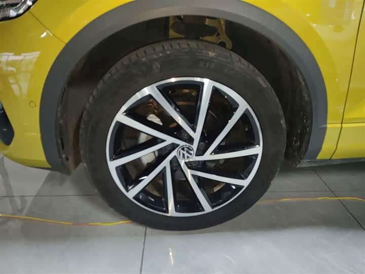 Фото 23 - Volkswagen T-Roc