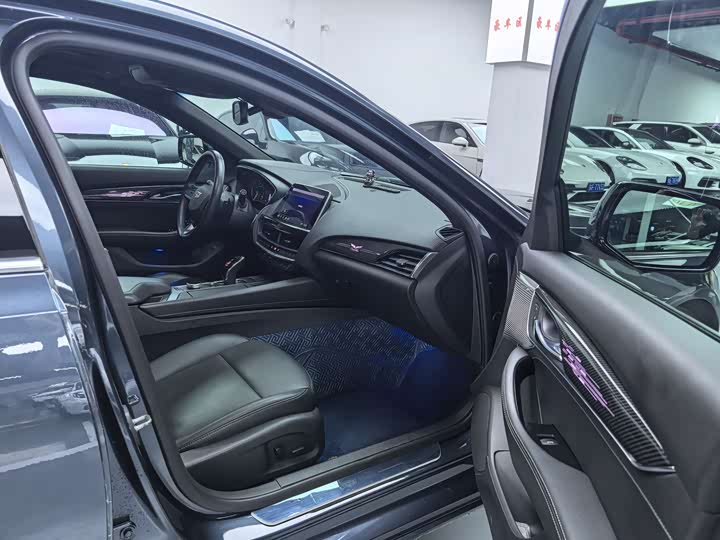 Фото 15 - Cadillac CT5