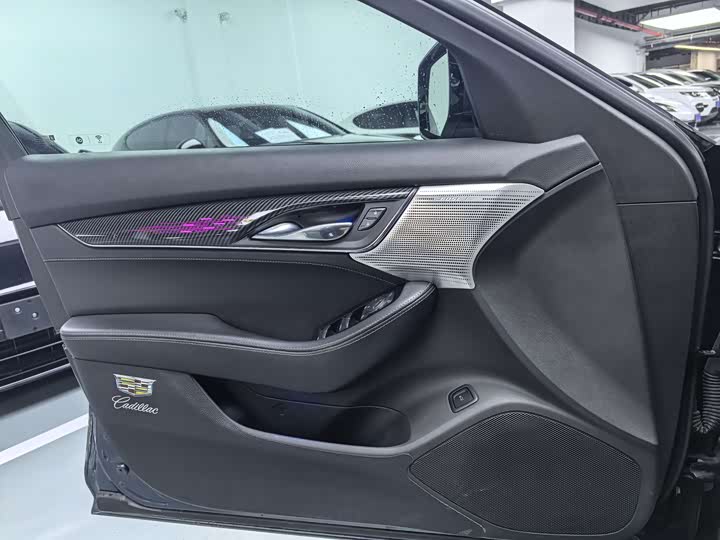 Фото 6 - Cadillac CT5