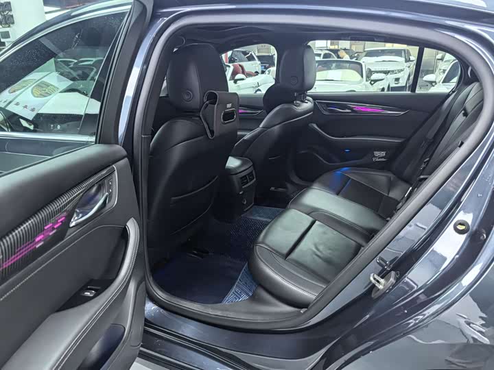 Фото 9 - Cadillac CT5