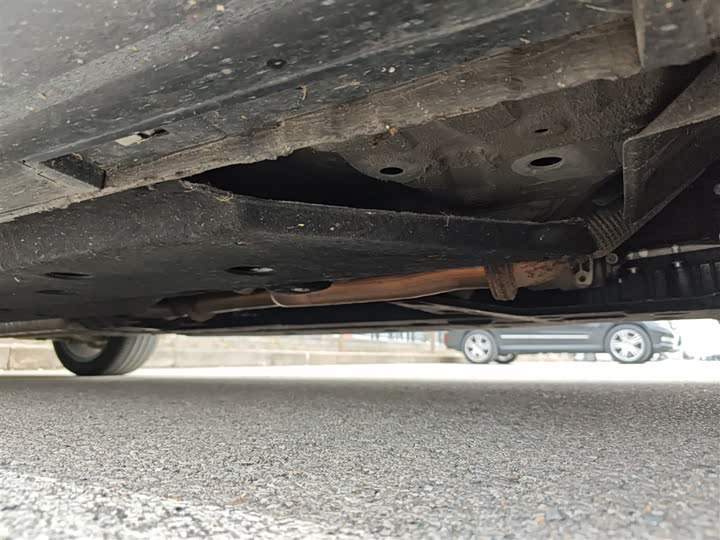 Фото 16 - Hongqi H9