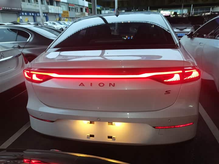 Фото 6 - GAC Aion S