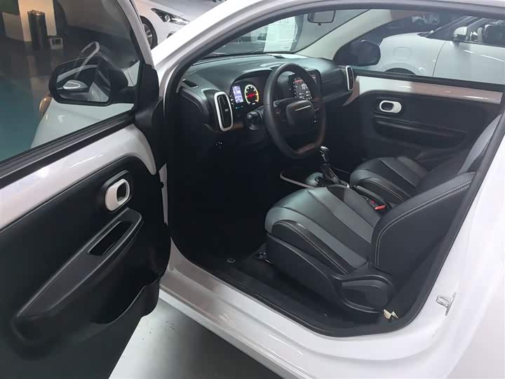 Фото 16 - Roewe Clever