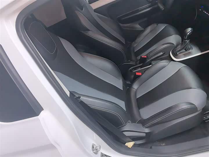 Фото 25 - Roewe Clever